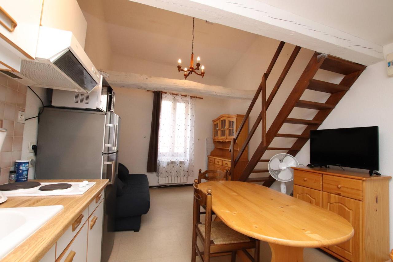 Charmant Appart 4 Personnes Plein Centre Riez Exterior photo